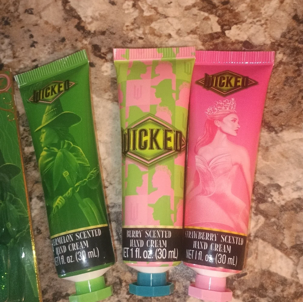 Wicked themed makeup bundle. A wicked inspired makeup perfect for everyday
